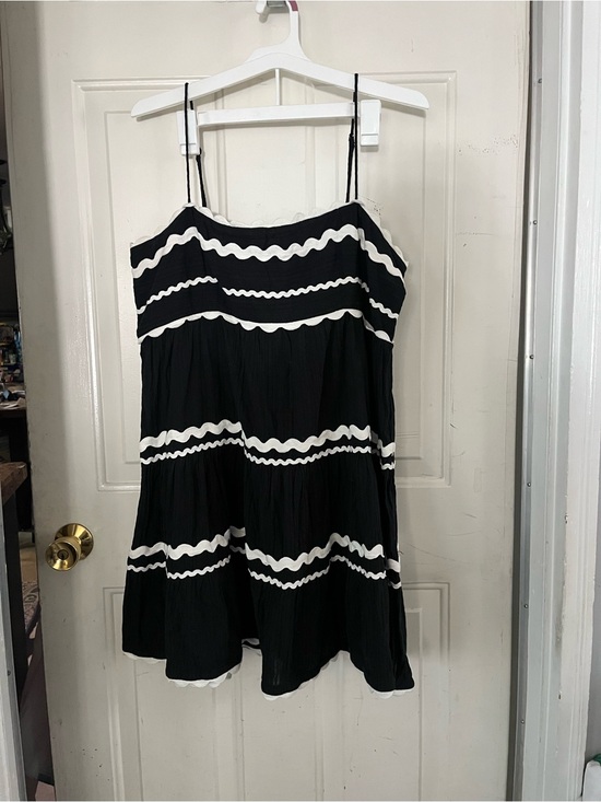 Anthropologie Dresses & Skirts - Anthropologie Black Dress with White Scallop Stripes